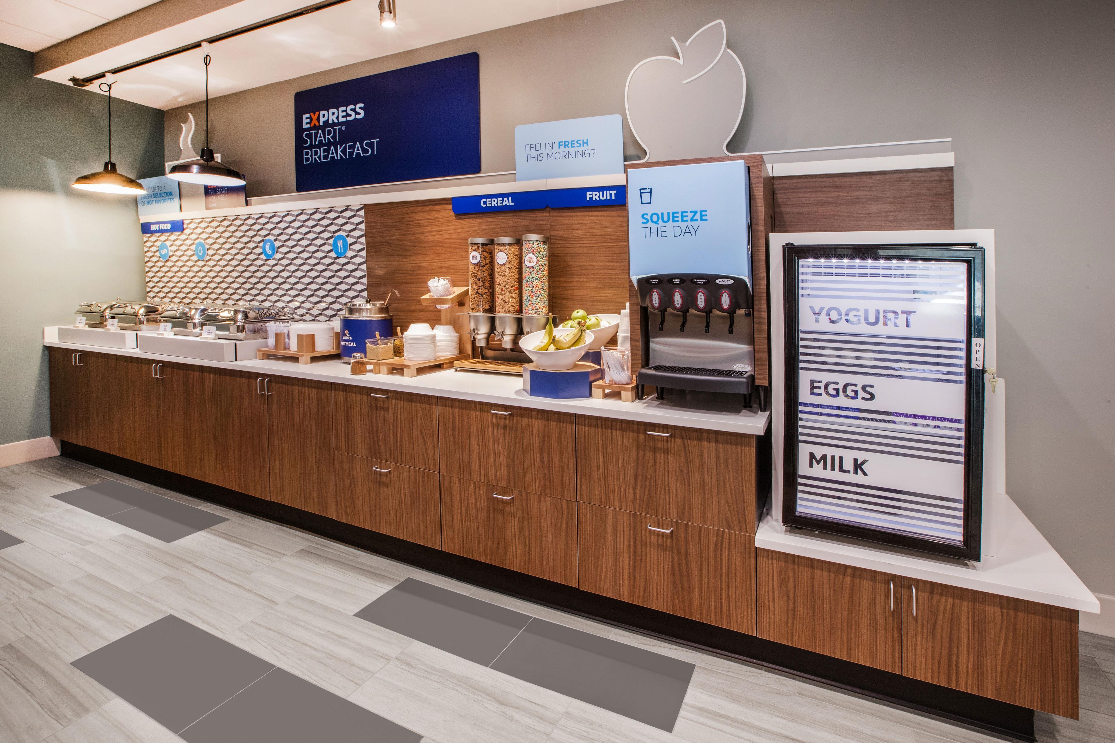Holiday Inn Express Hotel & Suites Terre Haute By Ihg Eksteriør billede