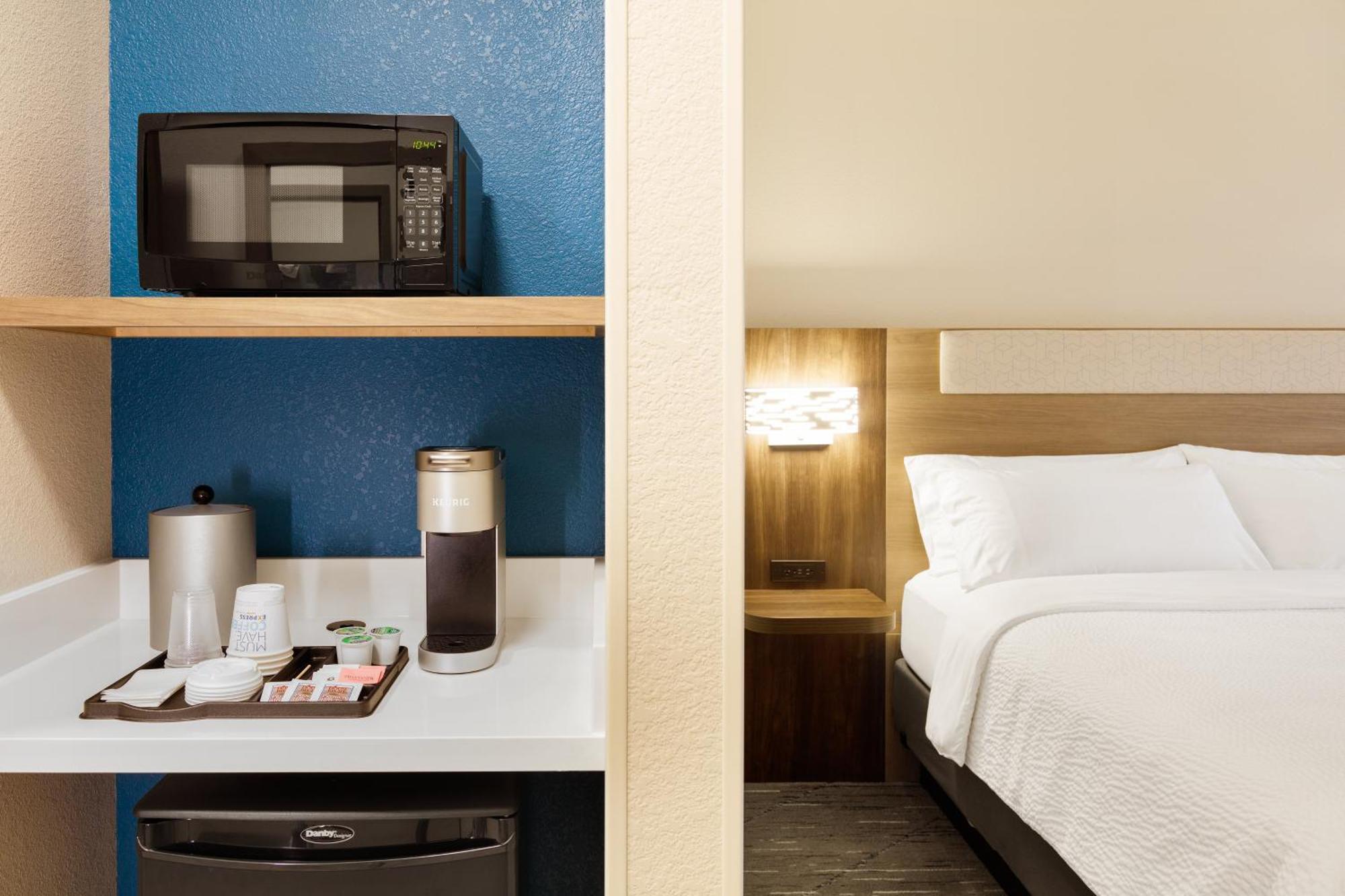 Holiday Inn Express Hotel & Suites Terre Haute By Ihg Eksteriør billede
