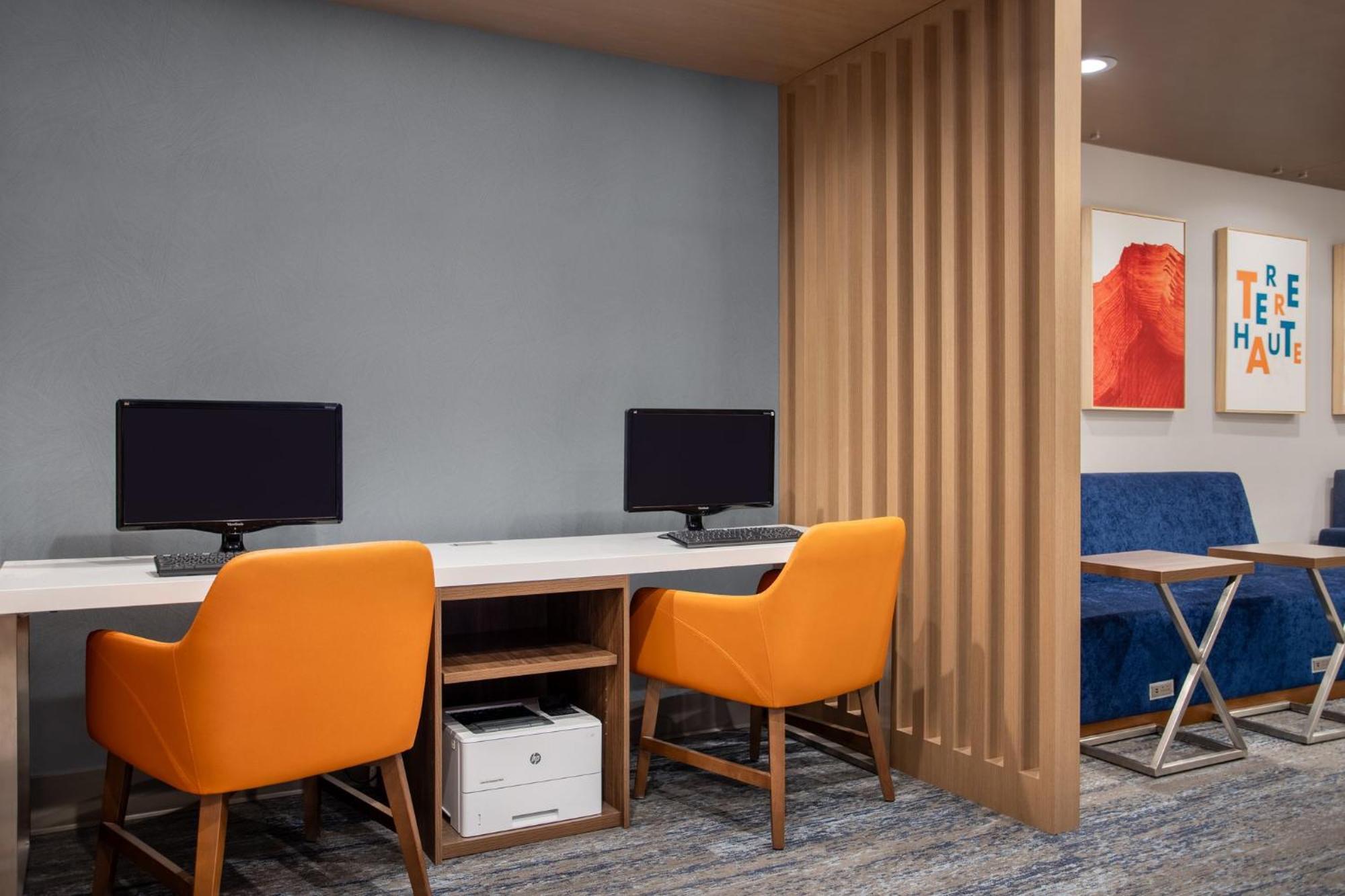 Holiday Inn Express Hotel & Suites Terre Haute By Ihg Eksteriør billede