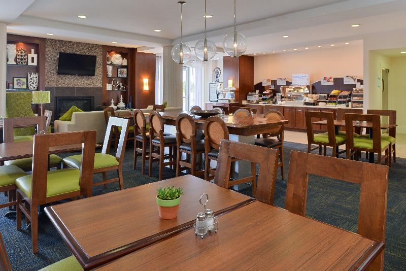Holiday Inn Express Hotel & Suites Terre Haute By Ihg Eksteriør billede