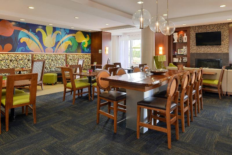 Holiday Inn Express Hotel & Suites Terre Haute By Ihg Eksteriør billede
