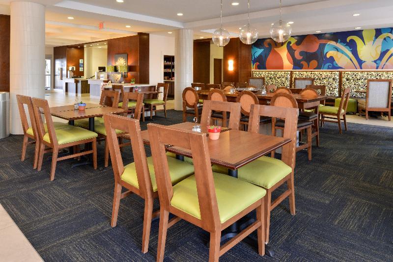 Holiday Inn Express Hotel & Suites Terre Haute By Ihg Eksteriør billede